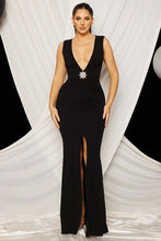 Load image into Gallery viewer, RHINESTONE BROOCH CENTERED MAXI DRESS