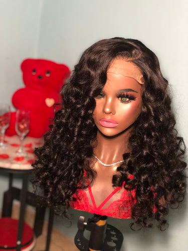 Romantic Curly Closure